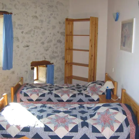 Les De Peyrouton: Le Pigeonnier Et La Borde * Castéra-Lectourois