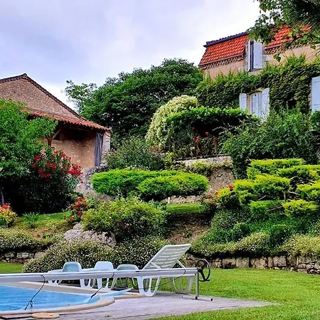 Ferienhaus Les De Peyrouton: Le Pigeonnier Et La Borde *