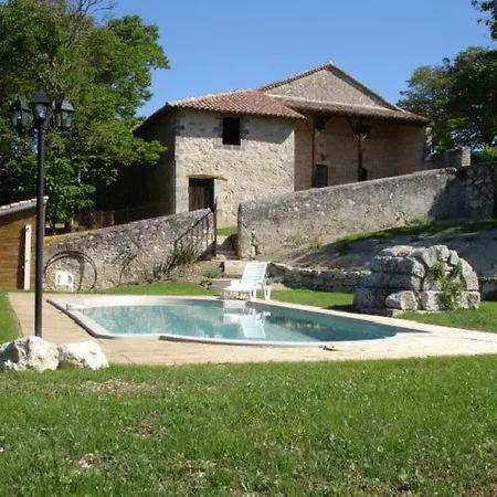 Les De Peyrouton: Le Pigeonnier Et La Borde