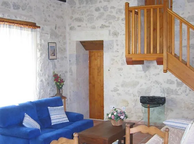 Les De Peyrouton: Le Pigeonnier Et La Borde Ferienhaus