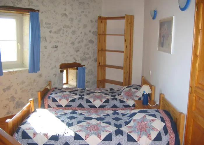 Les De Peyrouton: Le Pigeonnier Et La Borde * Castéra-Lectourois