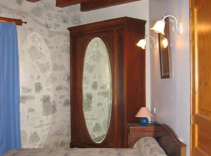 Ferienhaus Les De Peyrouton: Le Pigeonnier Et La Borde *