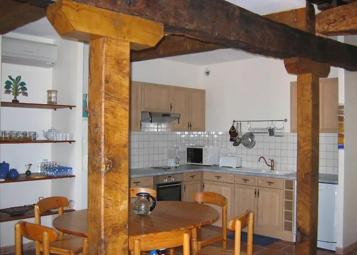 Les De Peyrouton: Le Pigeonnier Et La Borde * Castéra-Lectourois