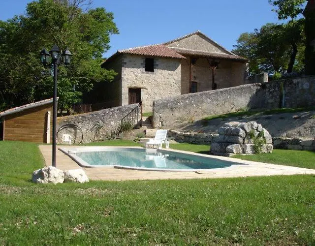 Les De Peyrouton: Le Pigeonnier Et La Borde